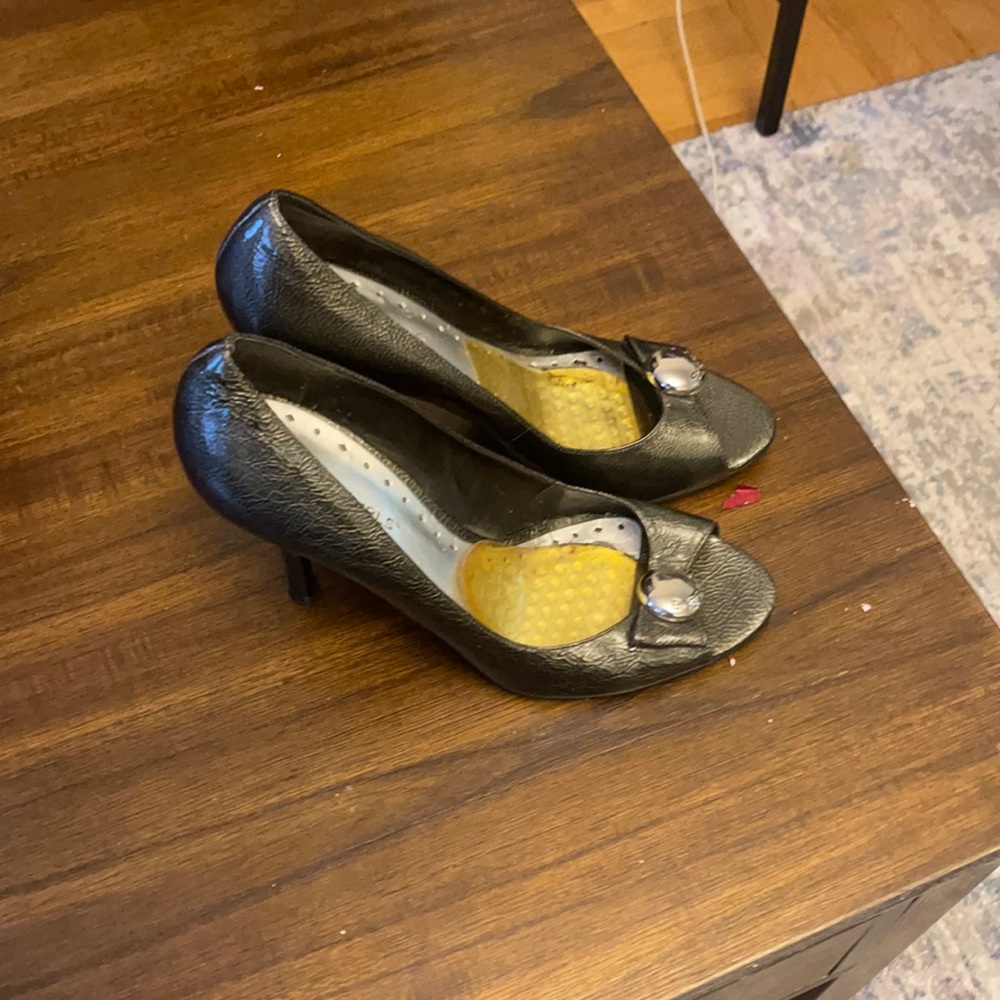 Nice shoes in good condition from BCBGirls.